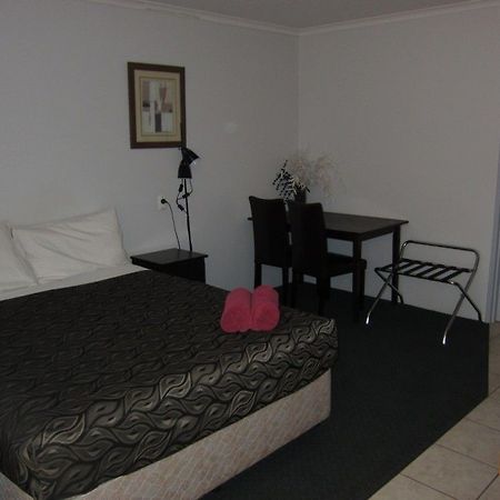 Eldorado Motor Inn Тенънт Крийк Екстериор снимка